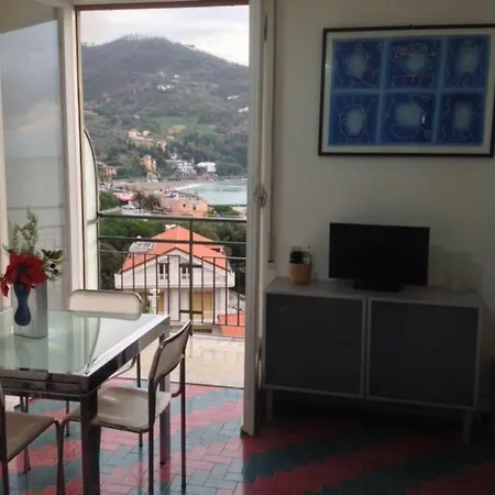 Chloé Apartamento Levanto